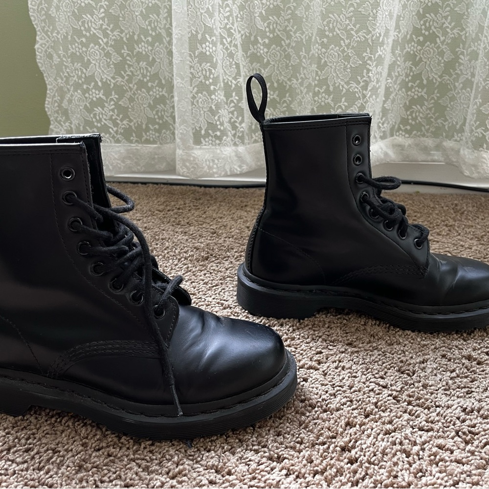 1460 Mono smooth leather lace up boot by Dr. Marten - Picture 4 of 13